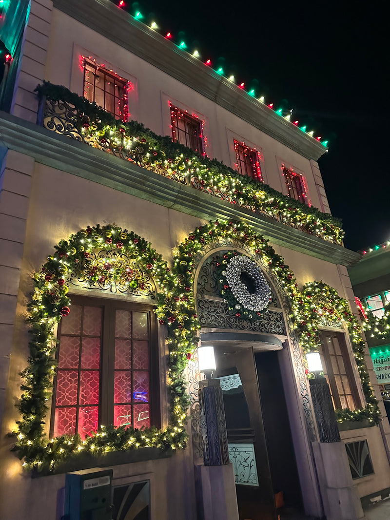 3 TIPS FOR INSTALLING COMMERCIAL CHRISTMAS LIGHTS LIKE A PRO