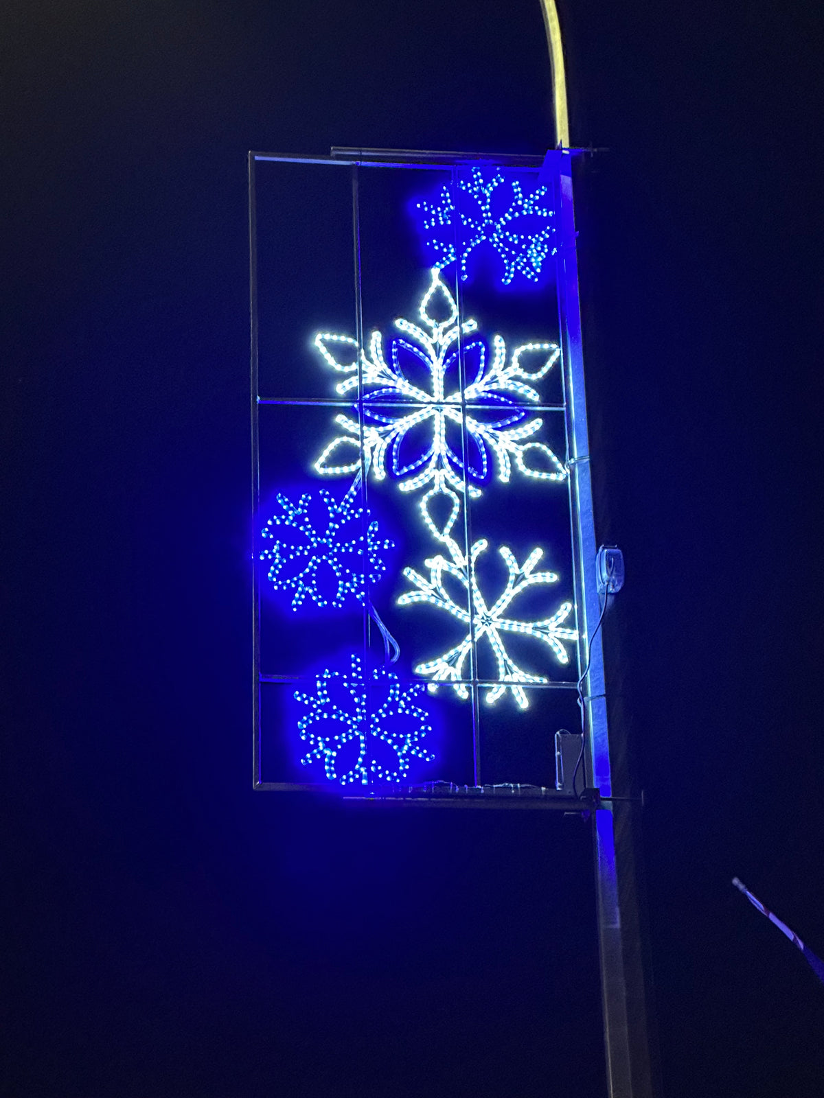 Multi Snowflakes Pole Mount